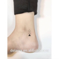 Etiquetas provisórias da tatuagem do triângulo pequeno criativo